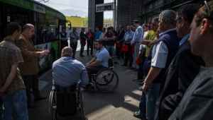 soferi instruiti sa ajute pesoane cu dizabilitati