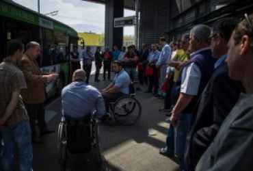 soferi instruiti sa ajute pesoane cu dizabilitati